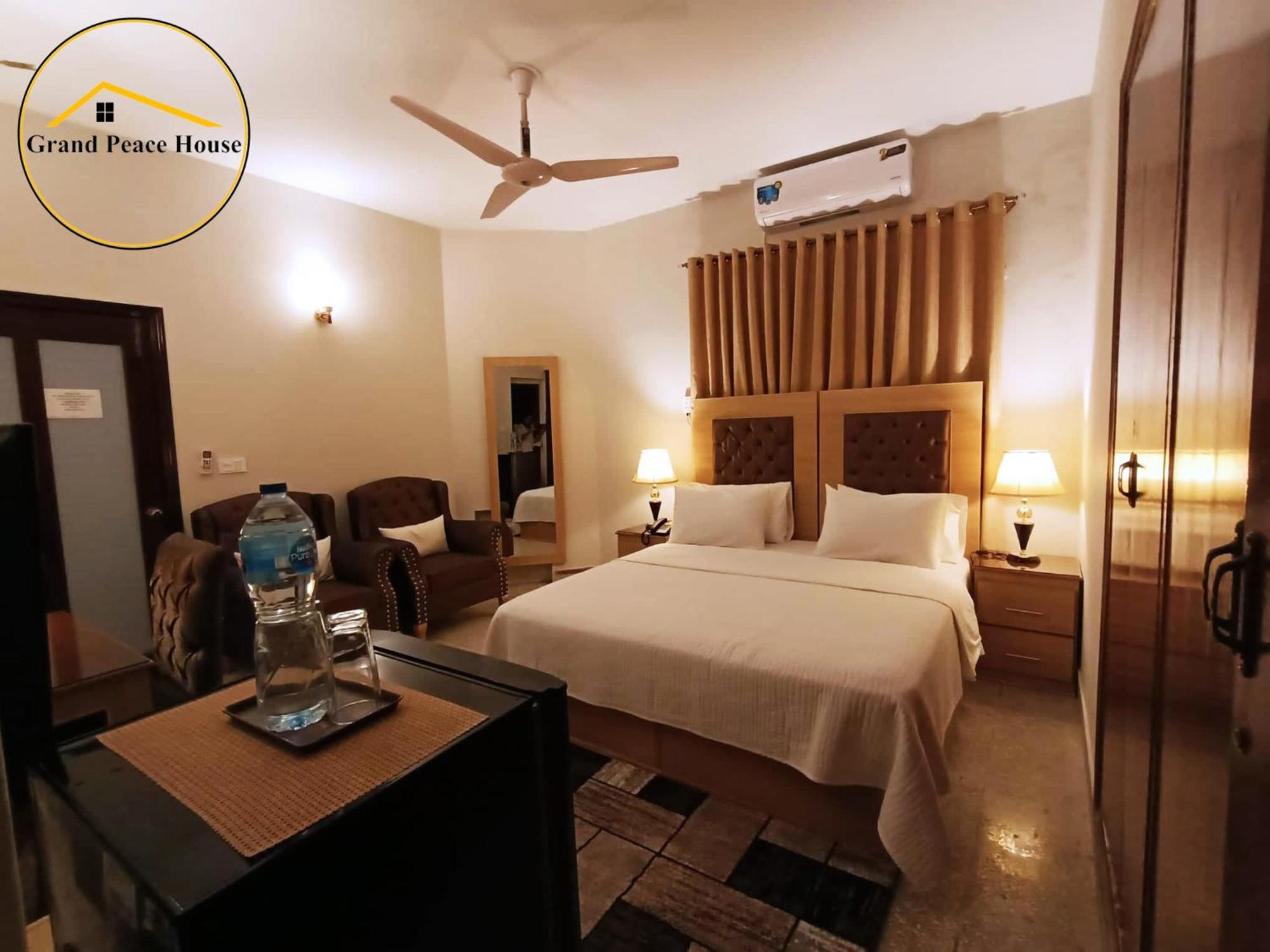 Grand Peace House II Bed & Breakfast Islamabad Bagian luar foto