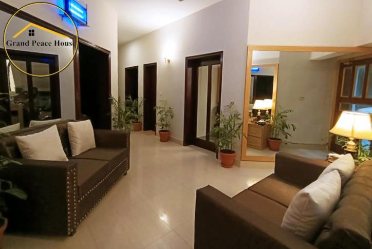 Grand Peace House II Bed & Breakfast Islamabad Bagian luar foto