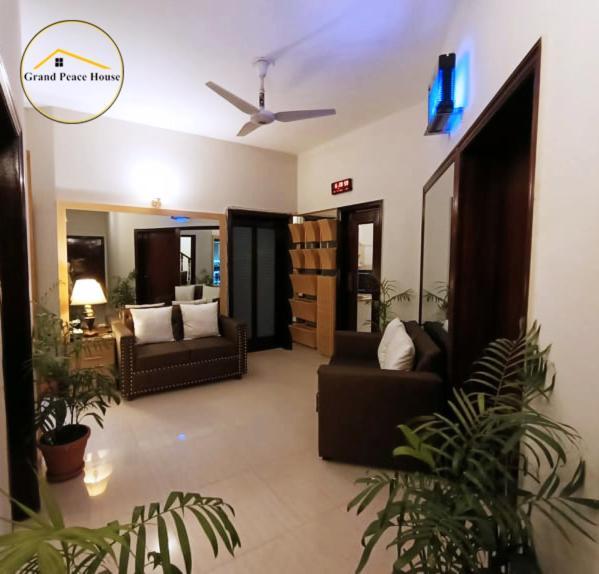 Grand Peace House II Bed & Breakfast Islamabad Bagian luar foto